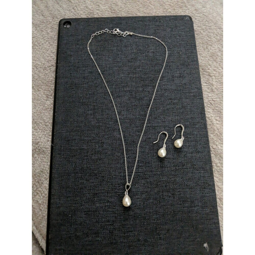 Pearl Necklace and earrings